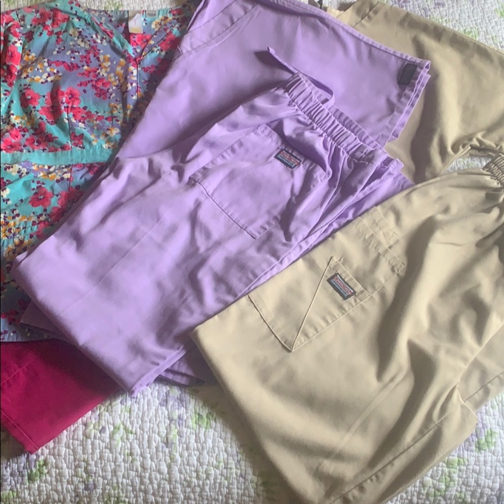 🚫SOLD🚫Women’s Scrub Sets
